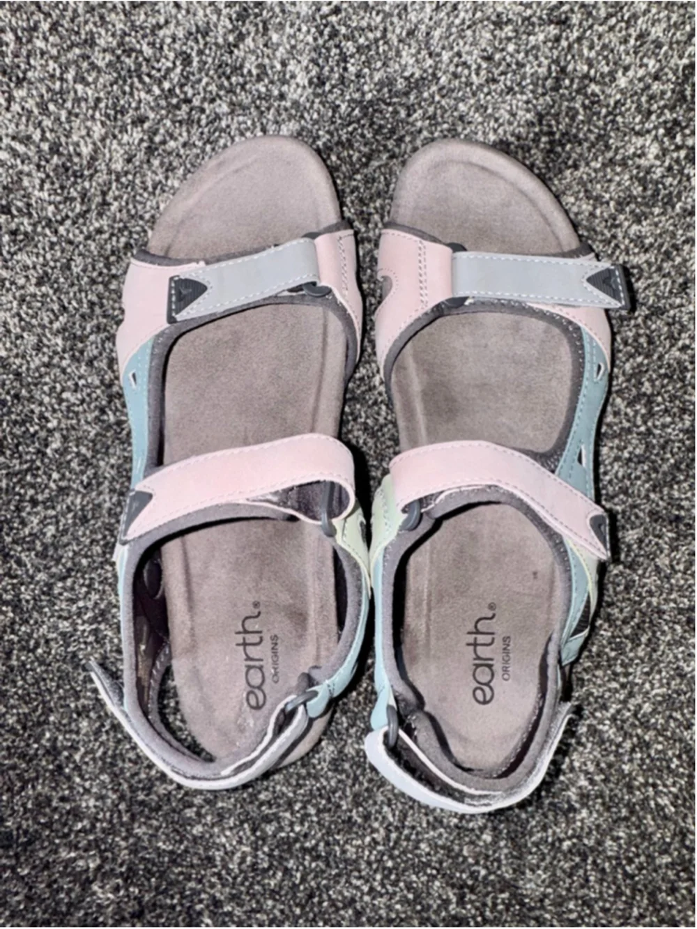Women's Earth Origins Skylar Round Toe Lightweight Casual Flat Sandals Size 11W